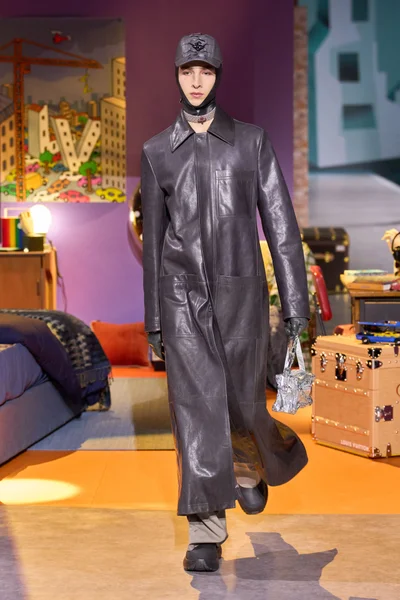 Look 12